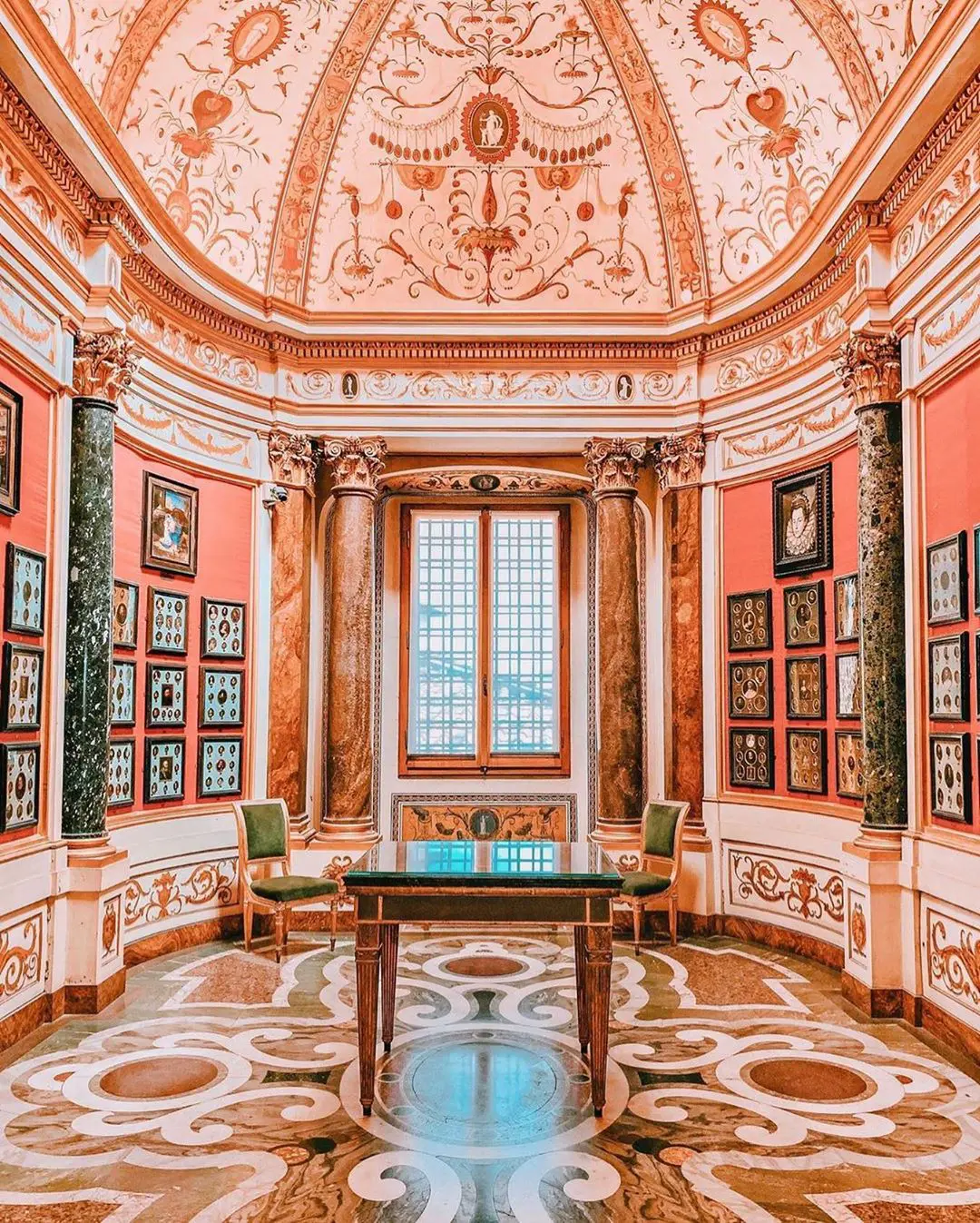 Accidentally Wes Anderson - Uffizi Gallery
